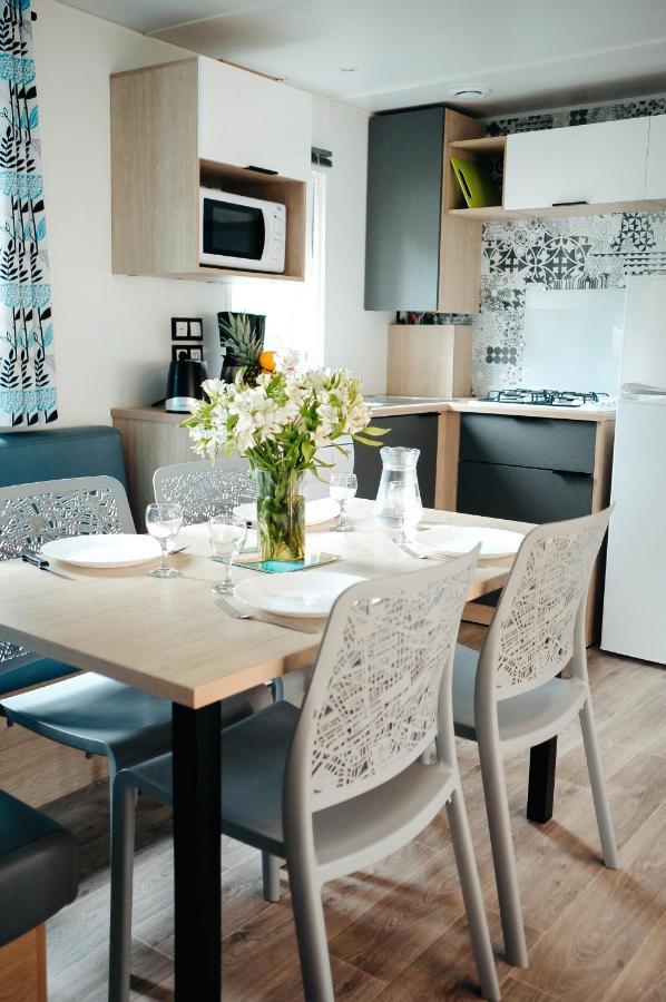 Mobil Home Xxl2 4 Chambres - Camping Chateau La Foret Saint-Julien-des-Landes Exterior photo